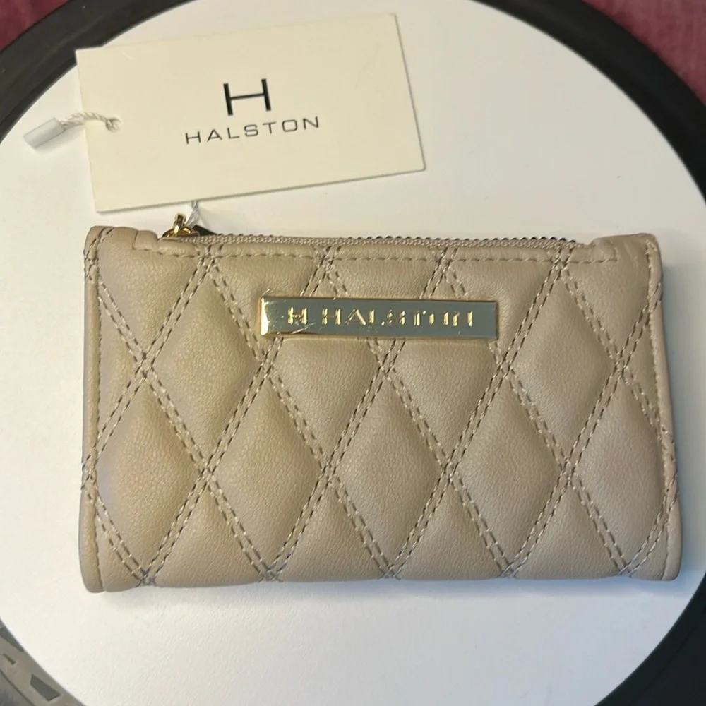 H. Halston NWT Wallet ID holder coin purse quilted Taupe 5.5”w x 3.5”h x .75d
